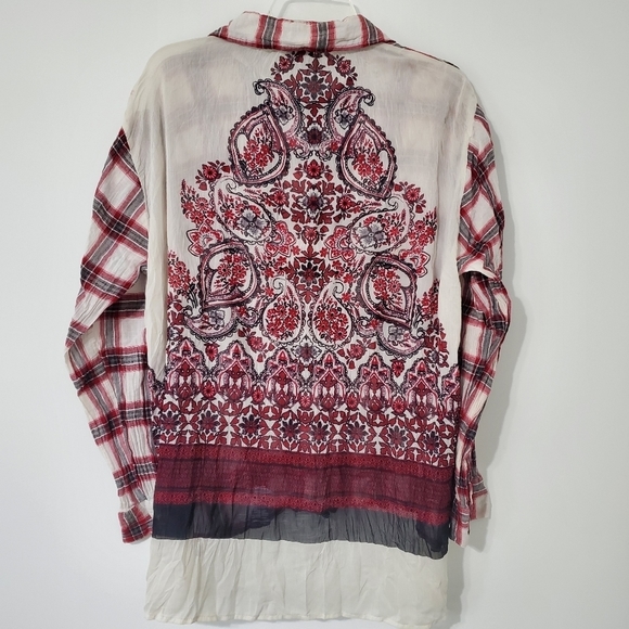 Vizio Tops - VIZIO Long Sleeve Button Down Red Black White Plaid Mixed Pattern Size Large